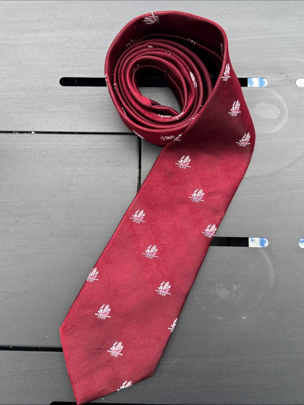 Men's 100% silk burgundy Mayflower 1620 tie